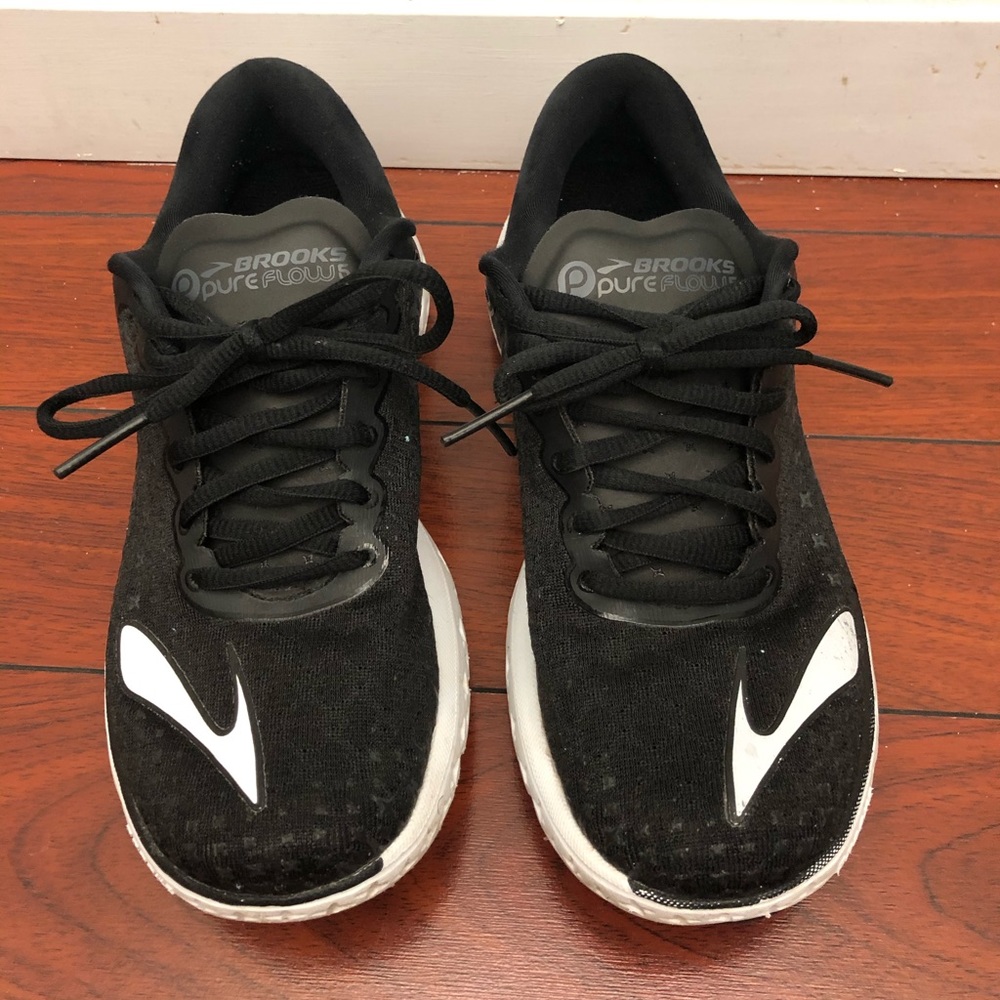 Brooks pure flow tennis shoes / sneakers
